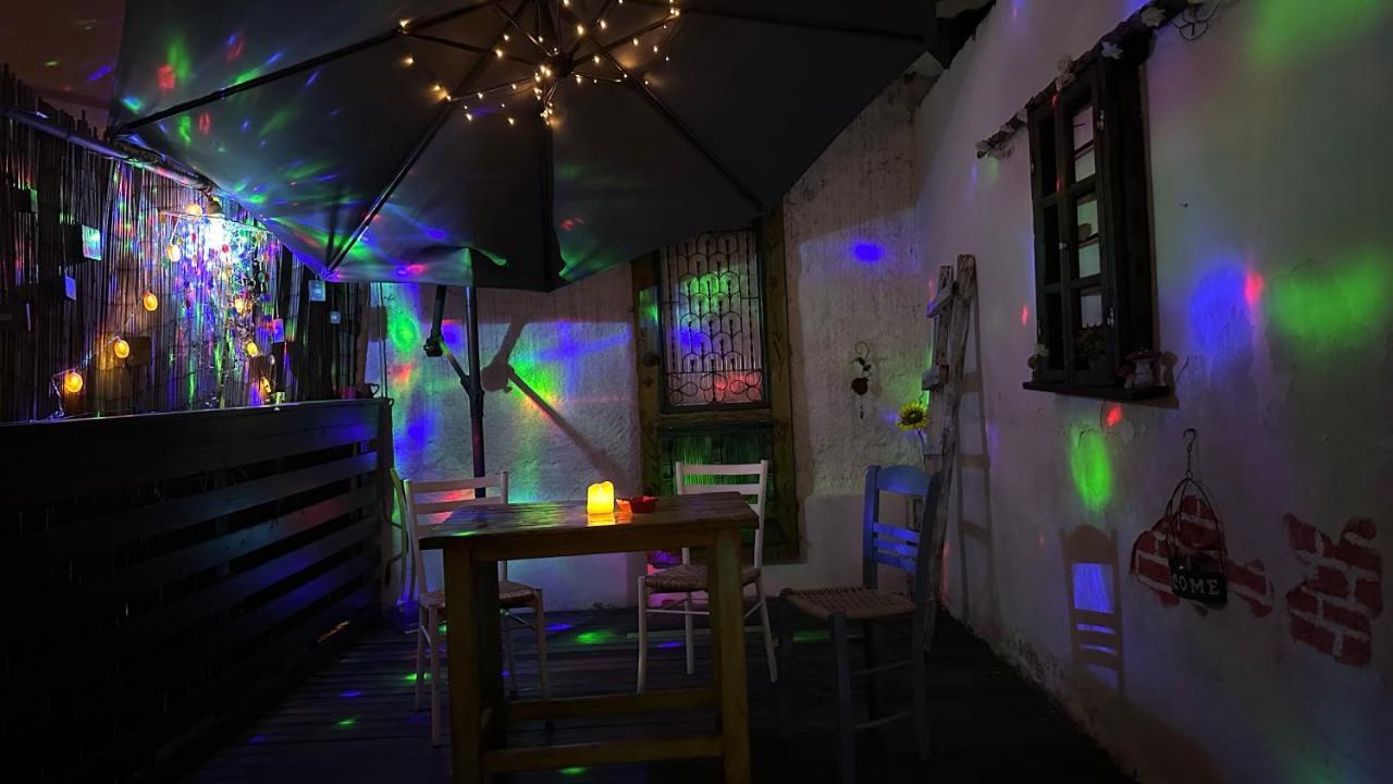 City Center Little Happy Romantic House Atene Esterno foto