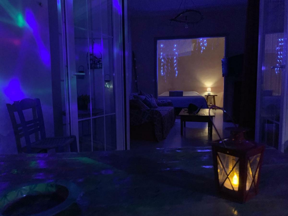 City Center Little Happy Romantic House Atene Esterno foto